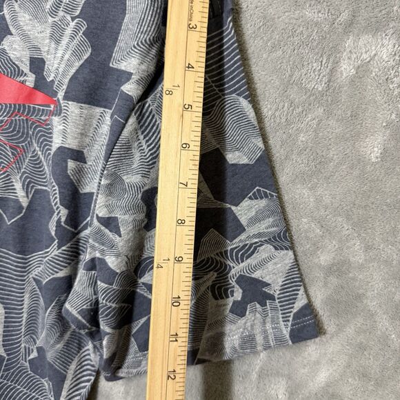 NWT NIKE Shirt L Gray Red White MOVING MOUNTAINS Graphic Spellout Tee Swoosh - Picture 7 of 10